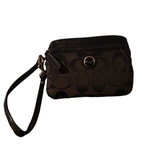 Coach Signature Corner Zip Wristlet